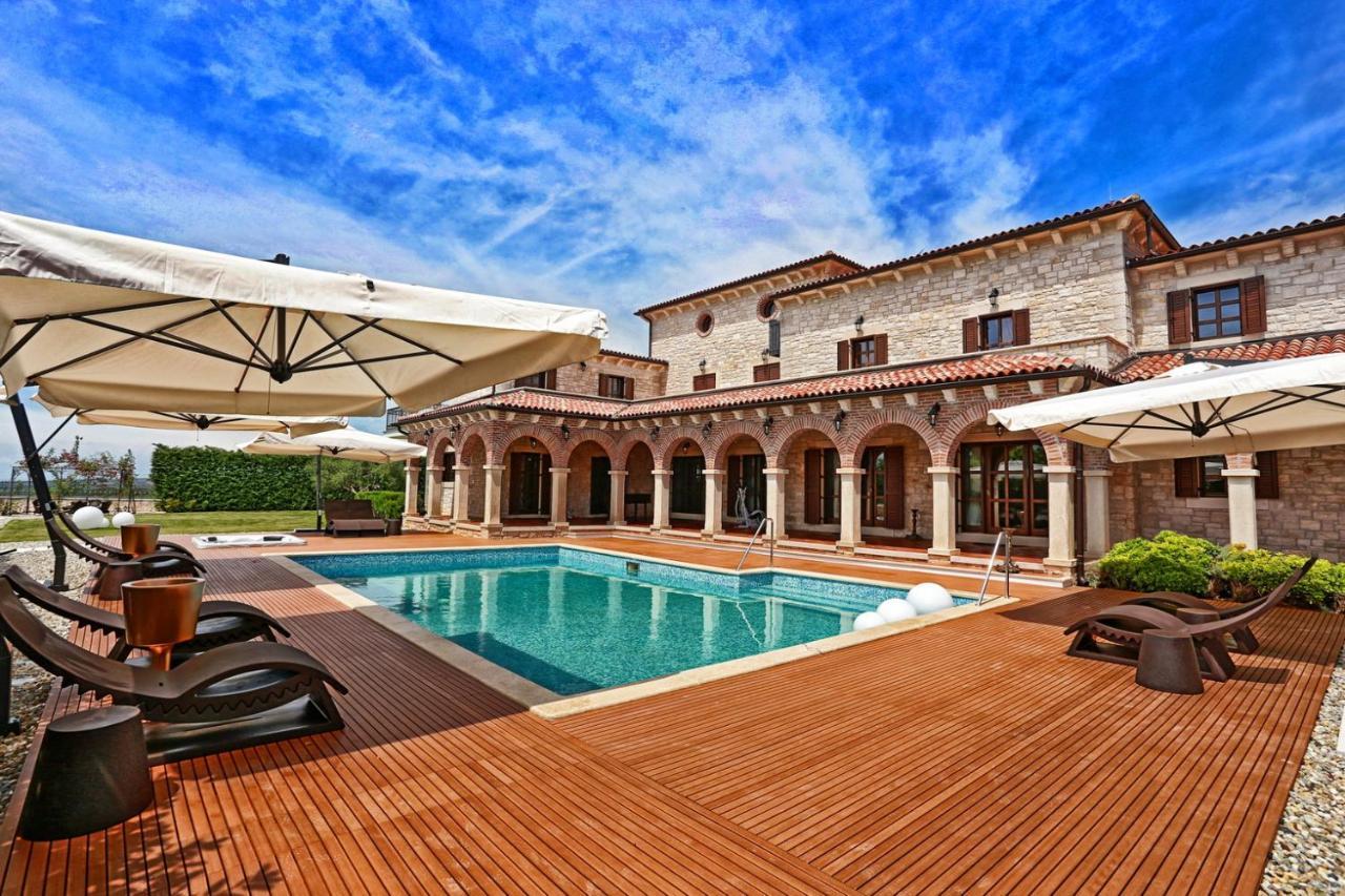 Villa Carolus-Luxurious Istrian Villa Barat  Buitenkant foto