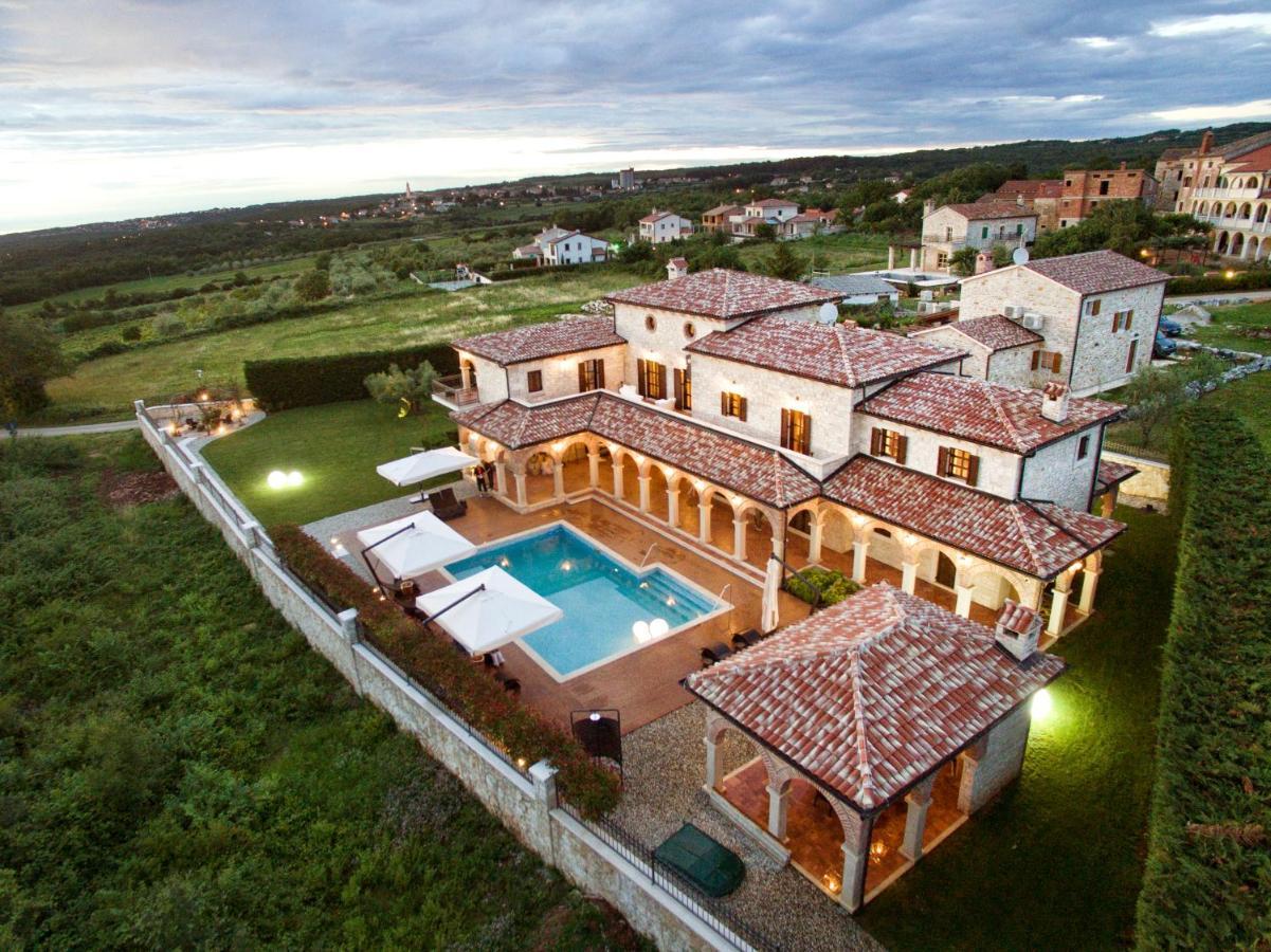 Villa Carolus-Luxurious Istrian Villa Barat  Buitenkant foto
