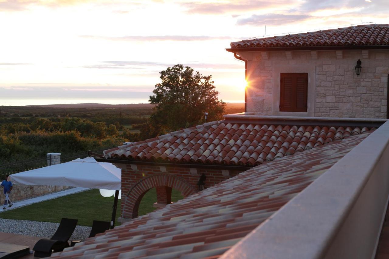 Villa Carolus-Luxurious Istrian Villa Barat  Buitenkant foto