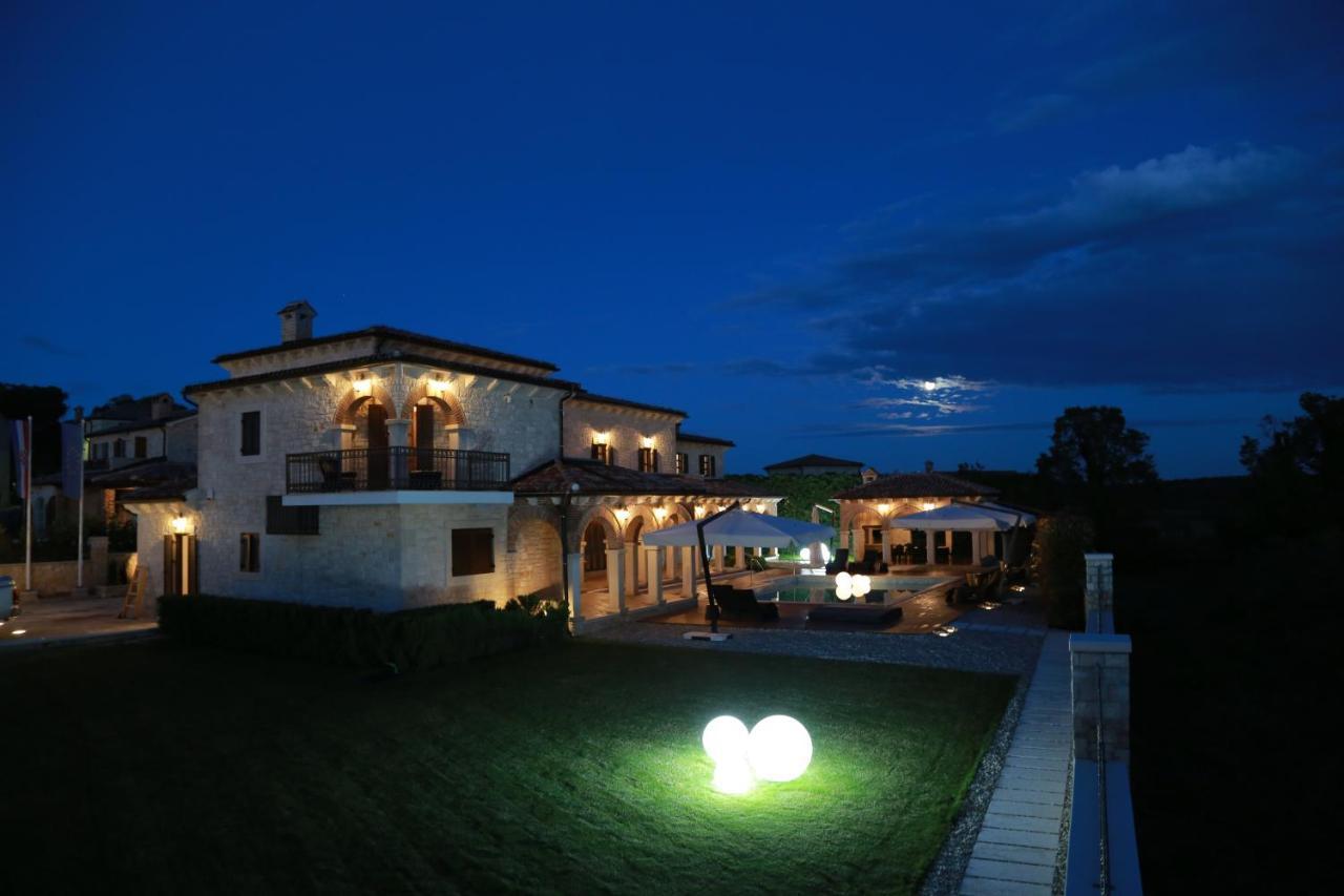 Villa Carolus-Luxurious Istrian Villa Barat  Buitenkant foto