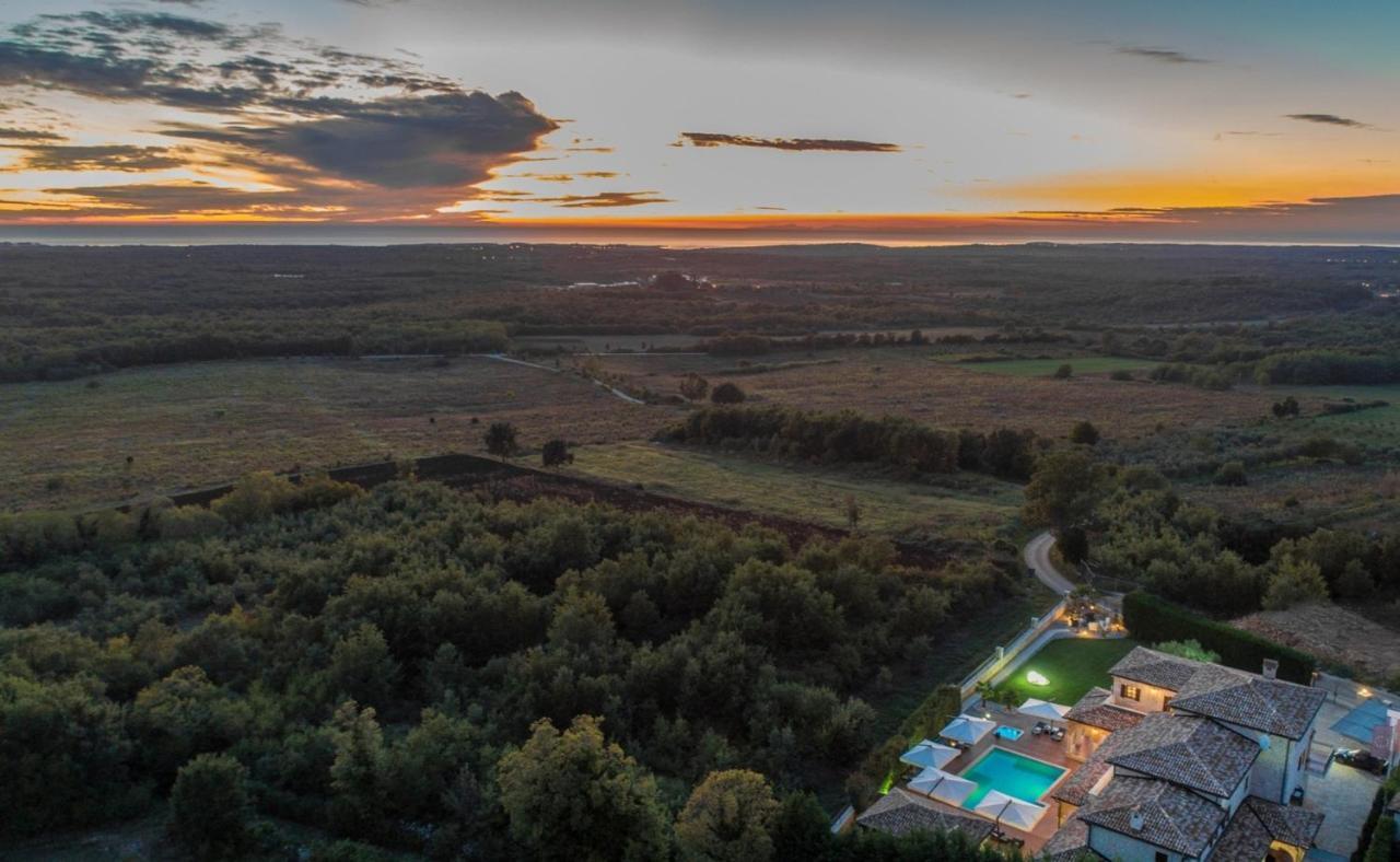 Villa Carolus-Luxurious Istrian Villa Barat  Buitenkant foto