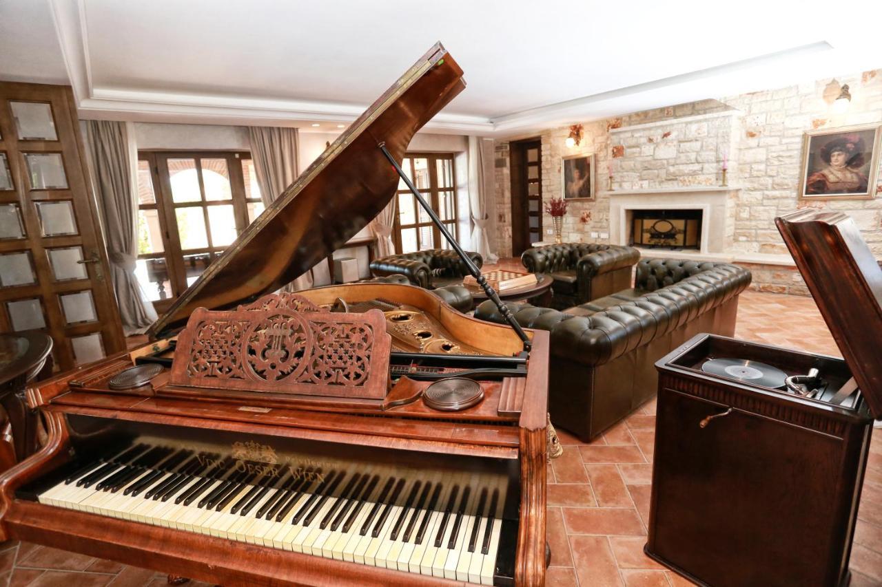 Villa Carolus-Luxurious Istrian Villa Barat  Buitenkant foto