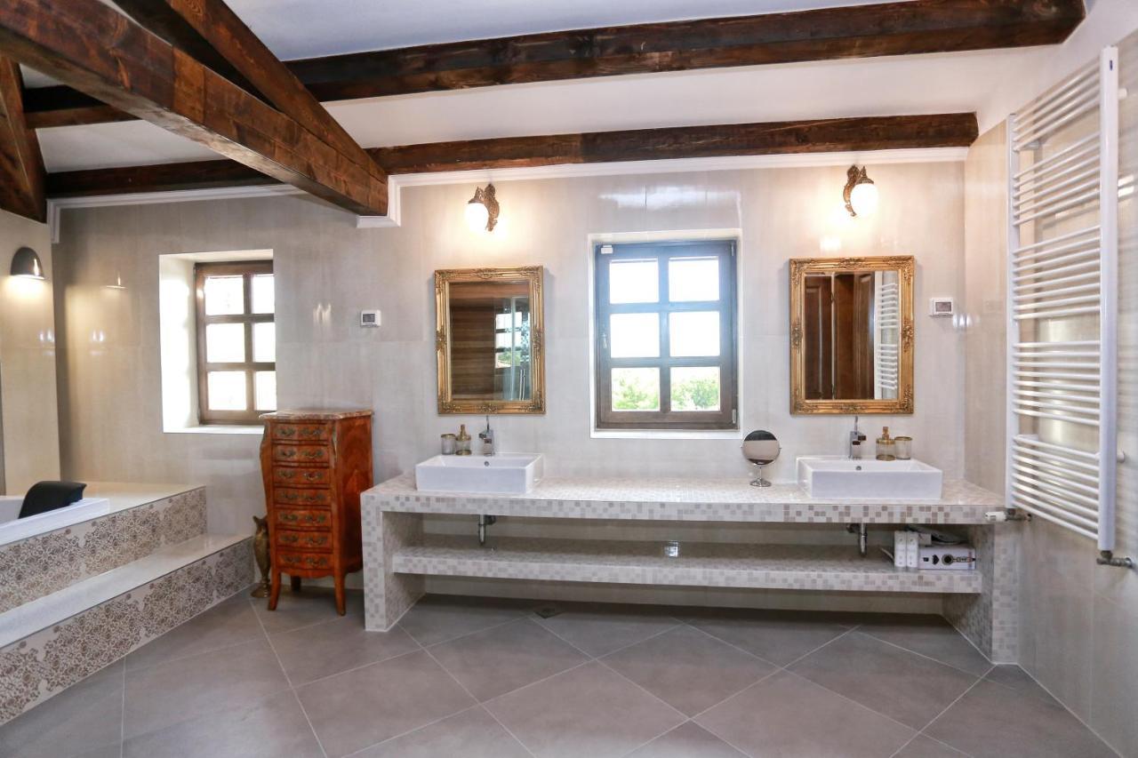 Villa Carolus-Luxurious Istrian Villa Barat  Buitenkant foto